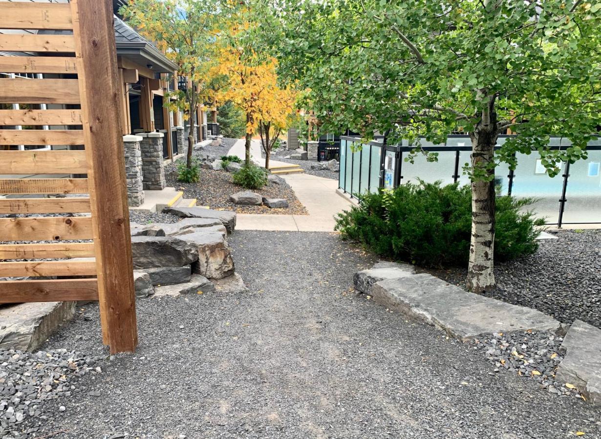 Fenwick Vacation Rentals - Scenic 1 Bedroom Plus Den, Pet Friendly Dead Mans Flats Екстер'єр фото